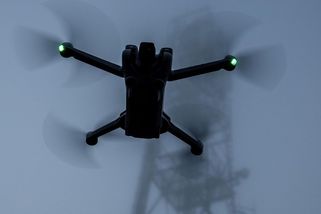 Dron v zakázané zóně u letiště? Policie ho nesmí jen tak sestřelit - Novinky